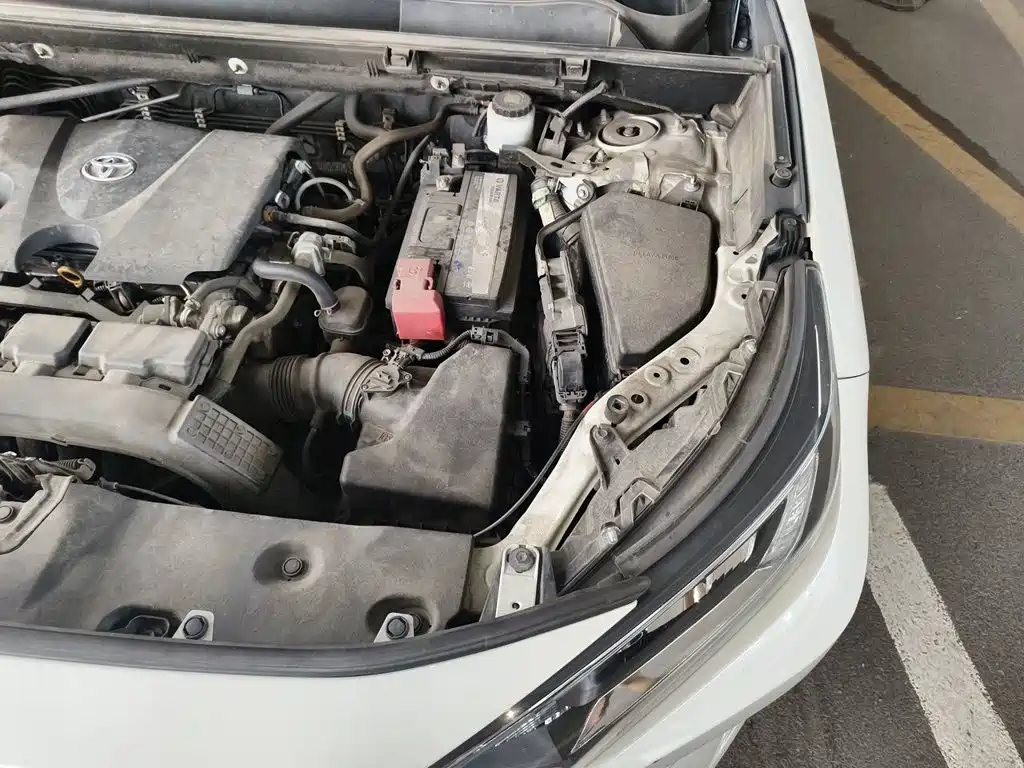 Toyota RAV4 — фото 19