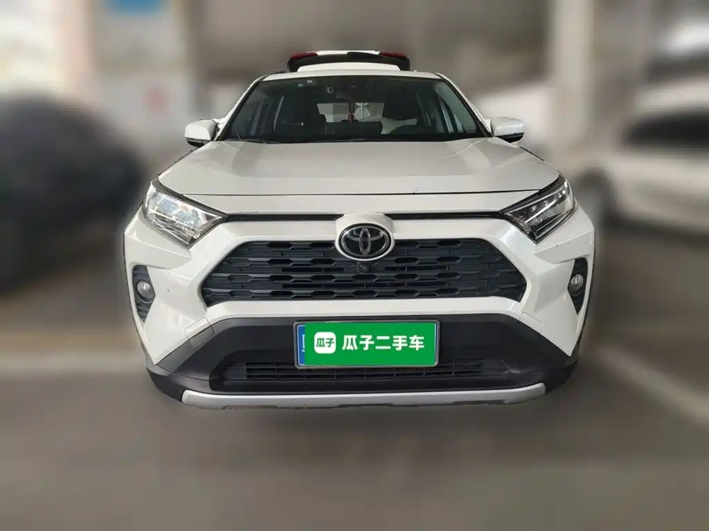 Toyota RAV4 — фото 22