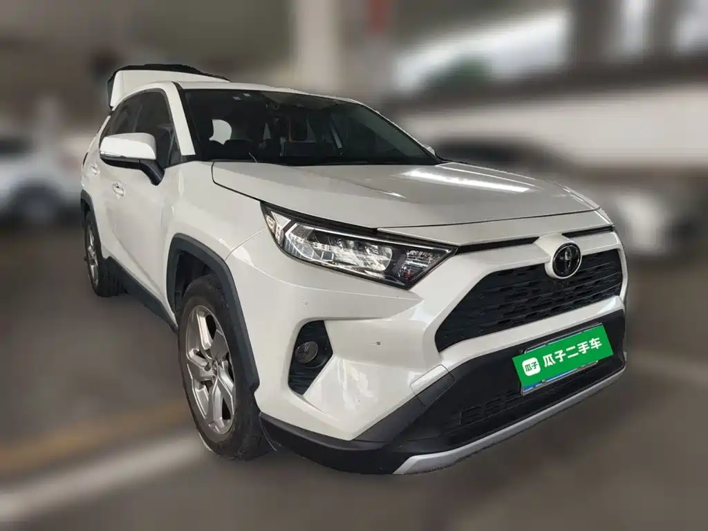 Toyota RAV4 — фото 23