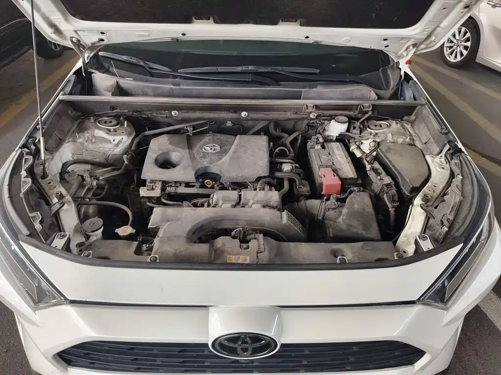 Toyota RAV4 — фото 10