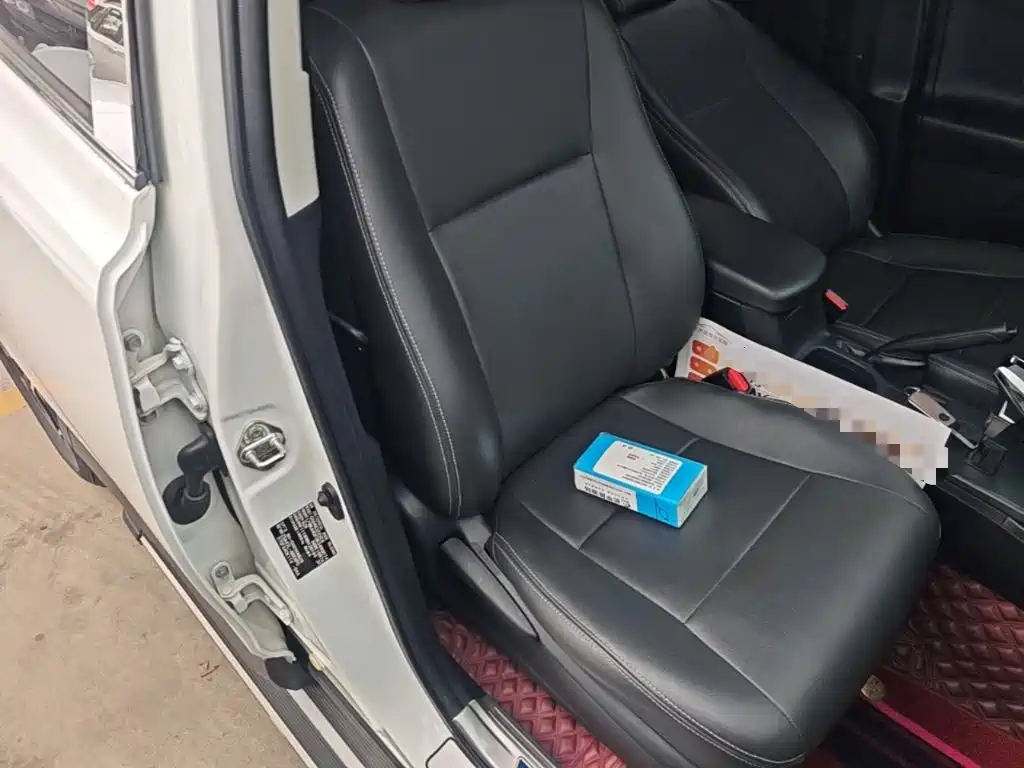 Toyota RAV4 — фото 24