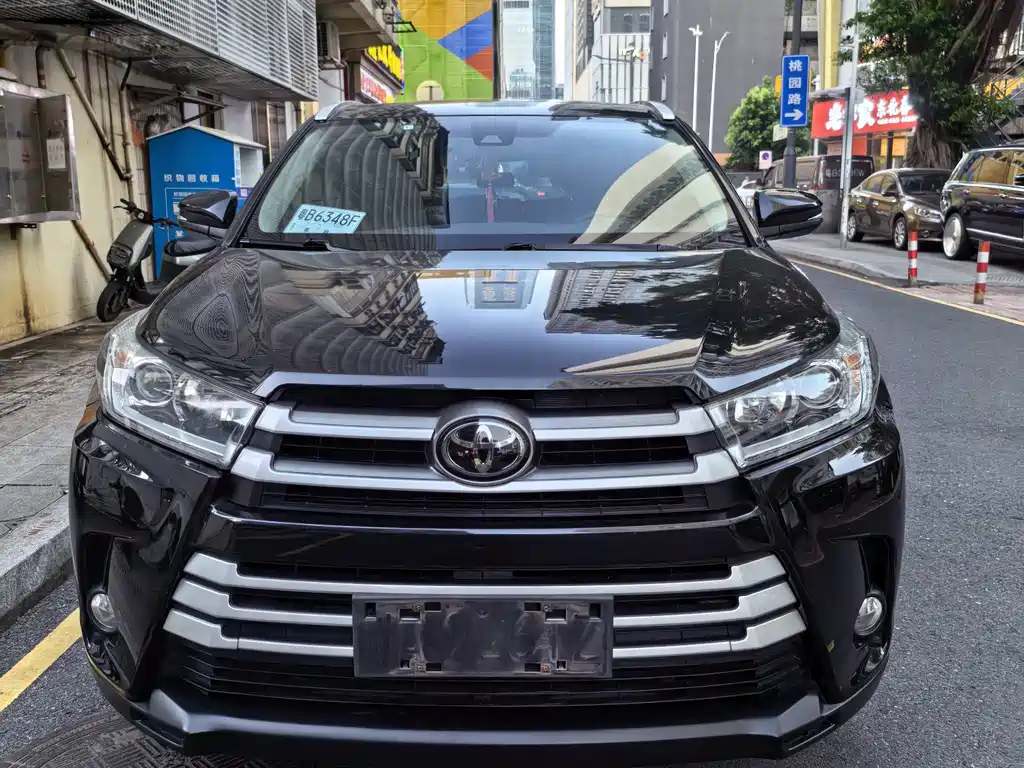 Toyota Highlander — фото 2