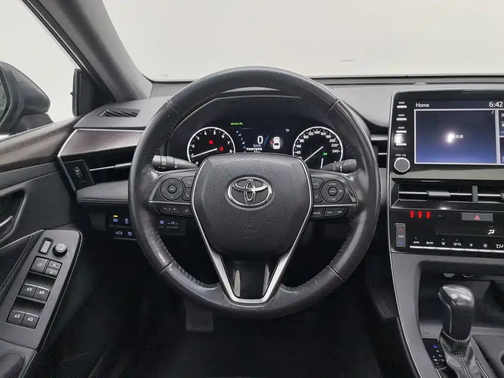Toyota Avalon — фото 11