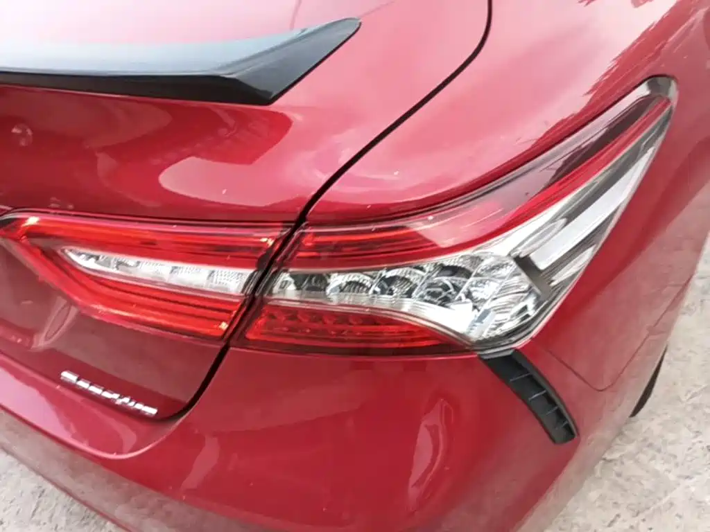 Toyota Camry — фото 7