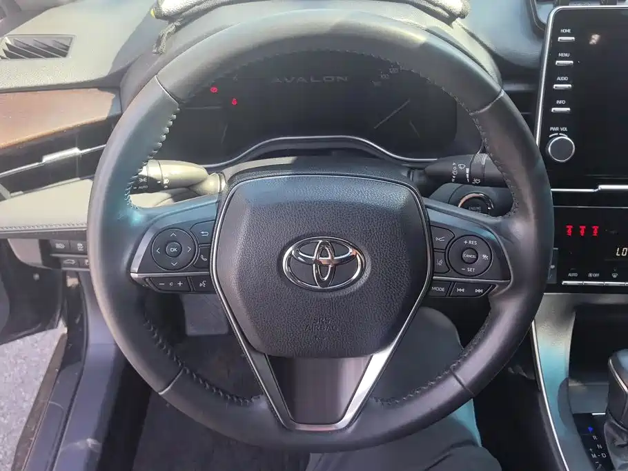 Toyota Avalon — фото 15