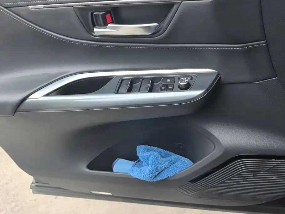 Toyota Harrier — фото 7