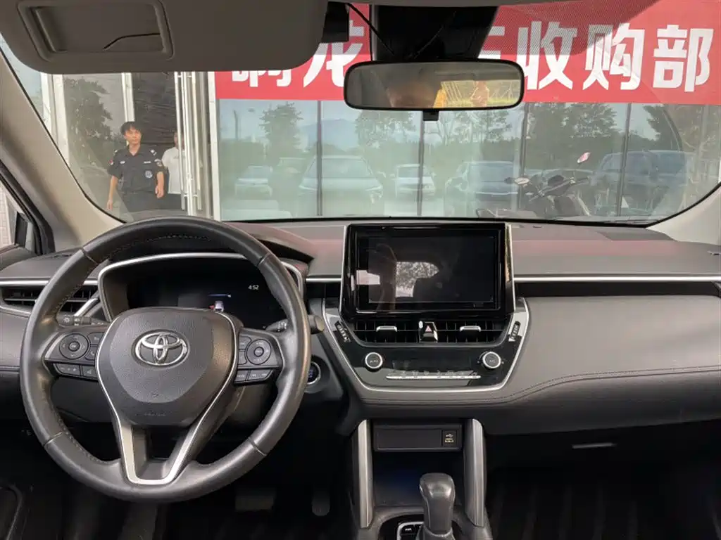 Toyota Corolla Cross — фото 9