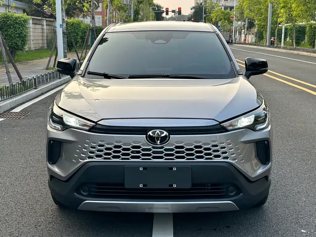 Toyota Corolla Cross — фото 2