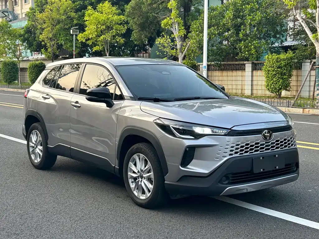 Toyota Corolla Cross — фото 3