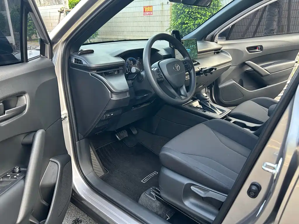 Toyota Corolla Cross — фото 4