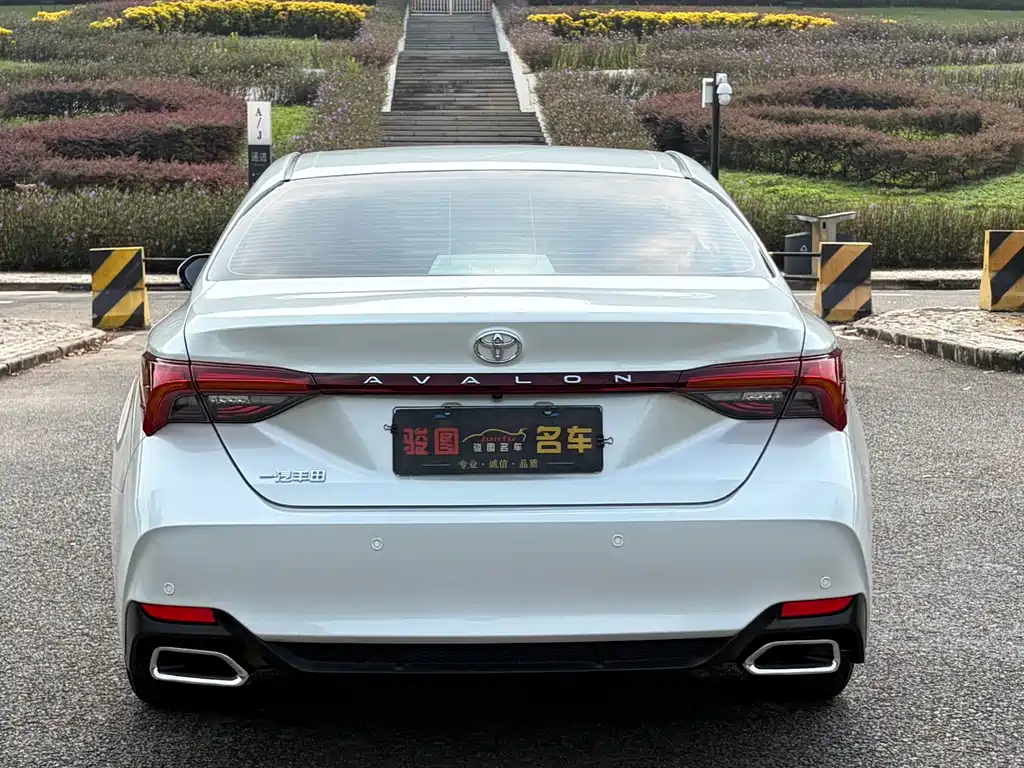 Toyota Avalon — фото 5