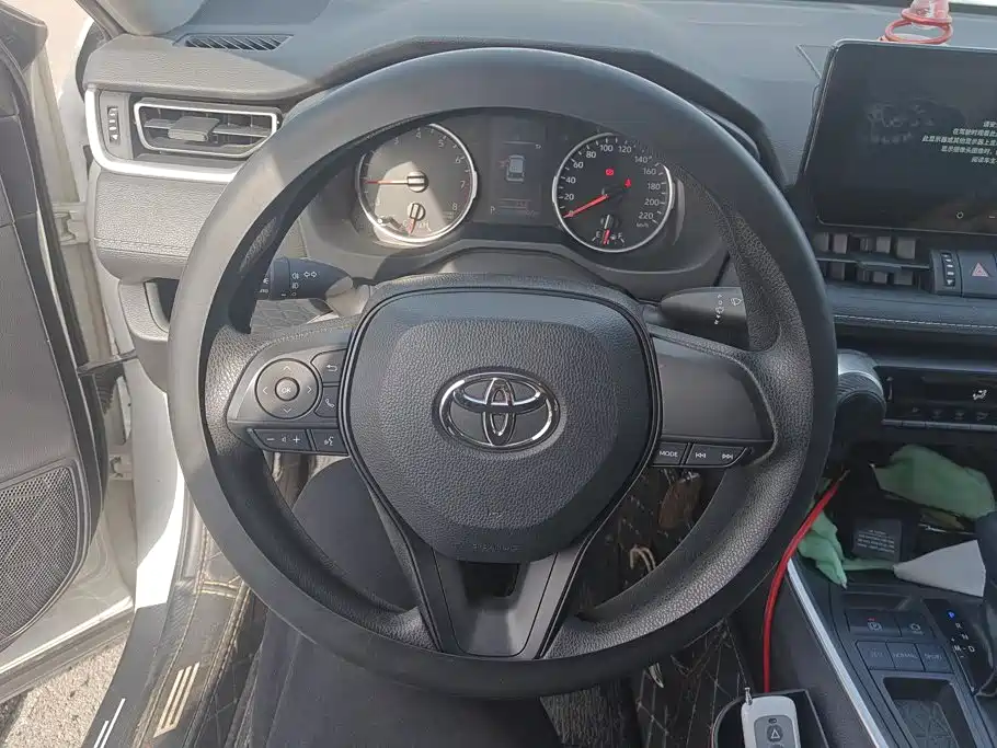 Toyota Wildlander — фото 15