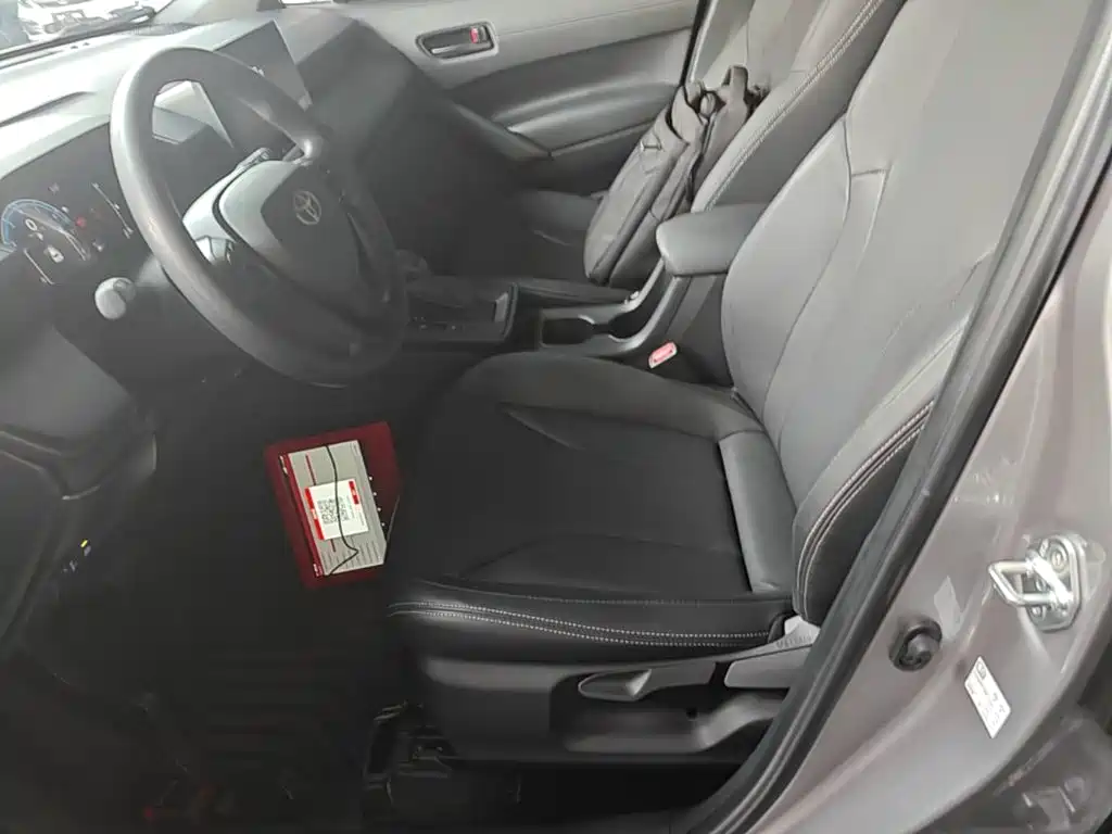 Toyota Corolla Cross — фото 14