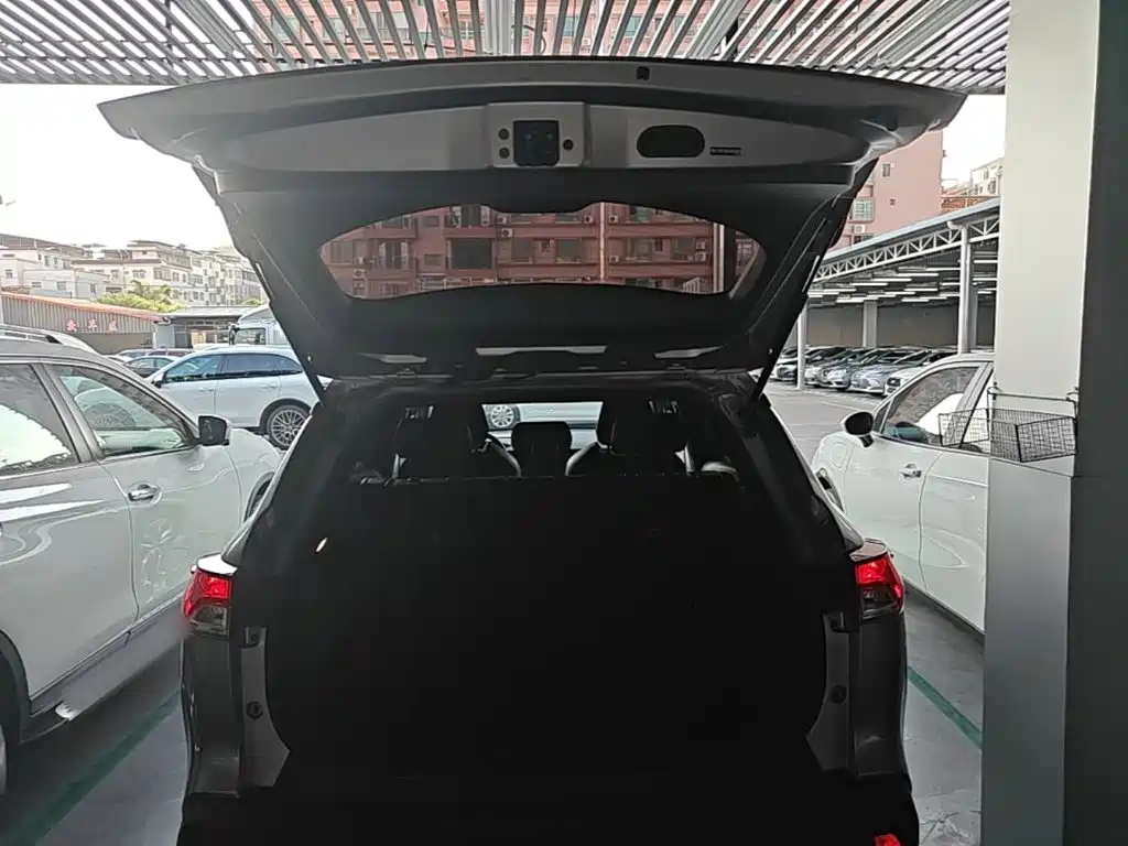 Toyota Corolla Cross — фото 18