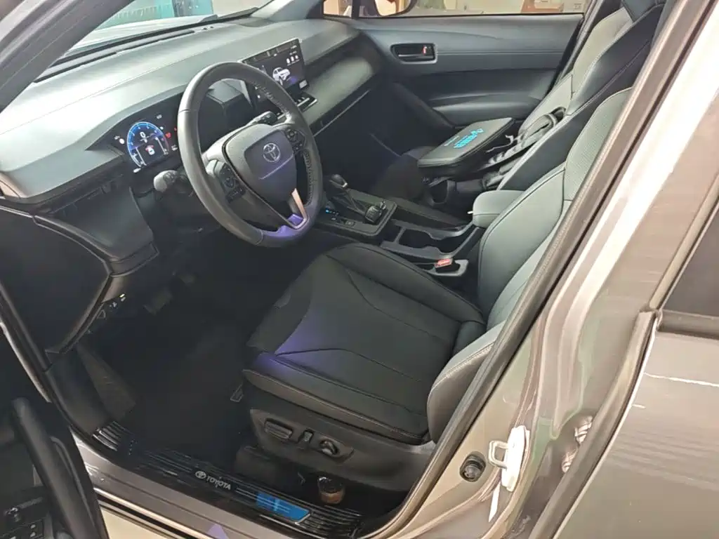 Toyota Corolla Cross — фото 14