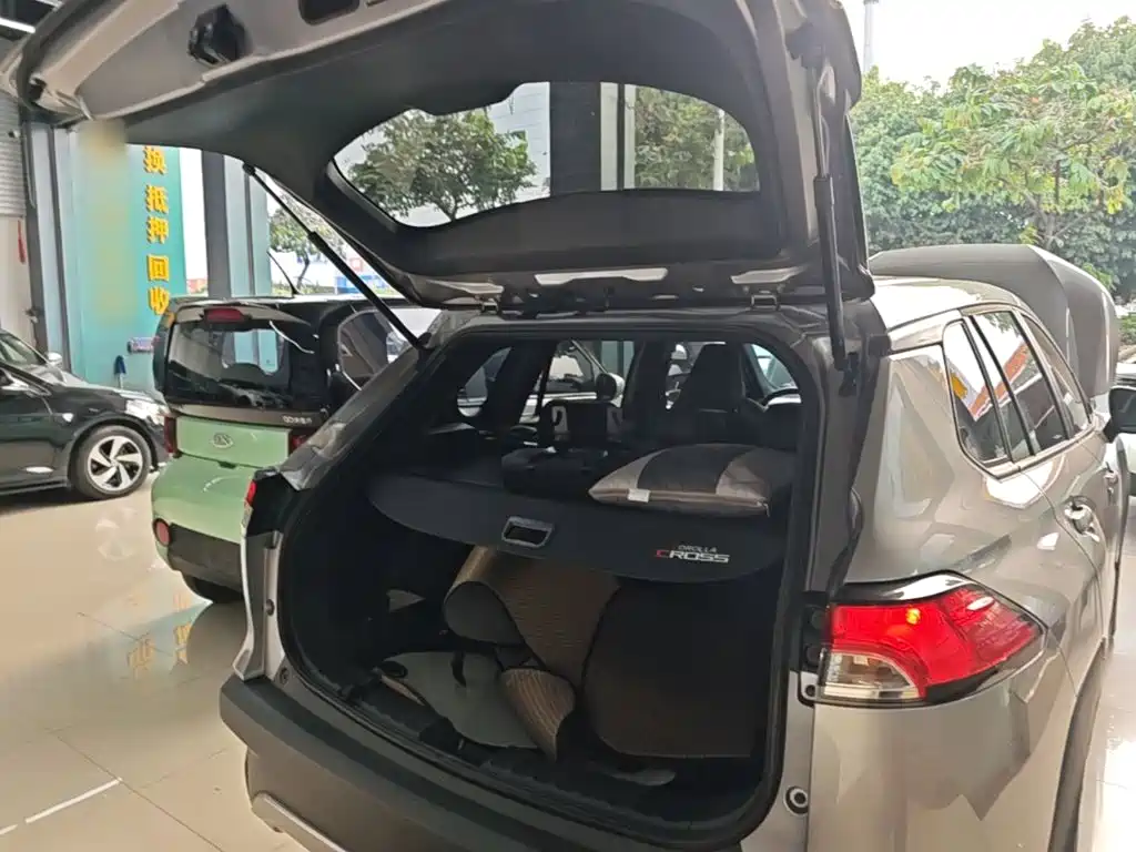 Toyota Corolla Cross — фото 18