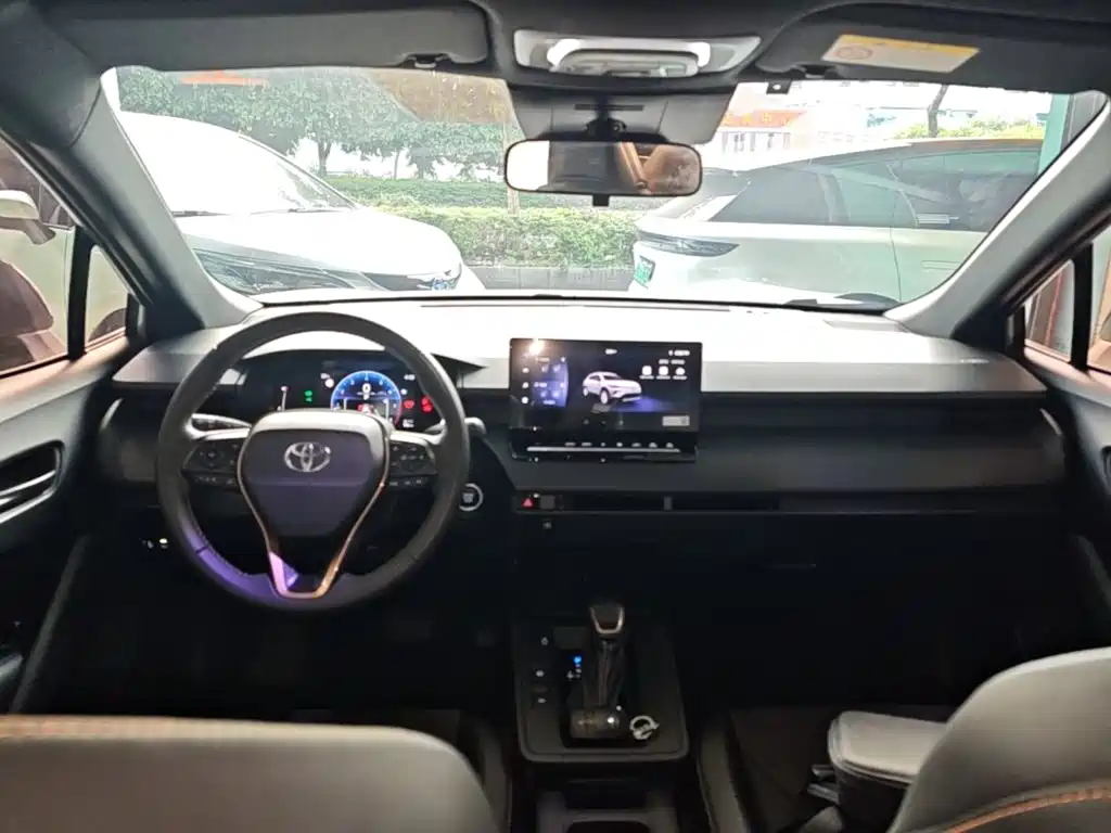 Toyota Corolla Cross — фото 9