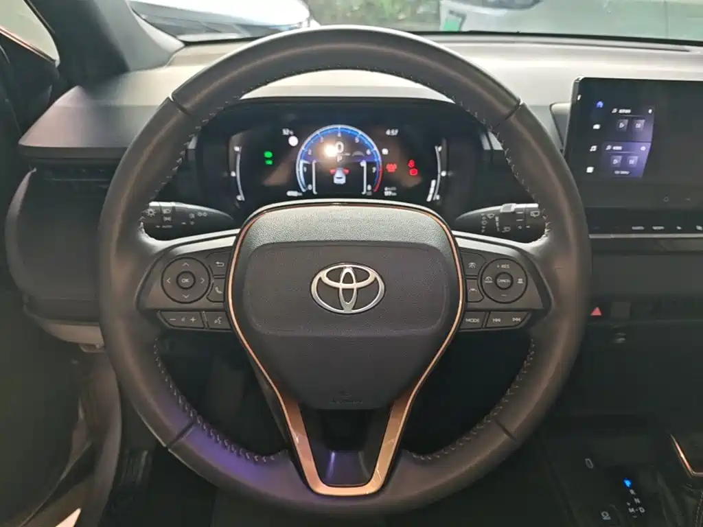 Toyota Corolla Cross — фото 10