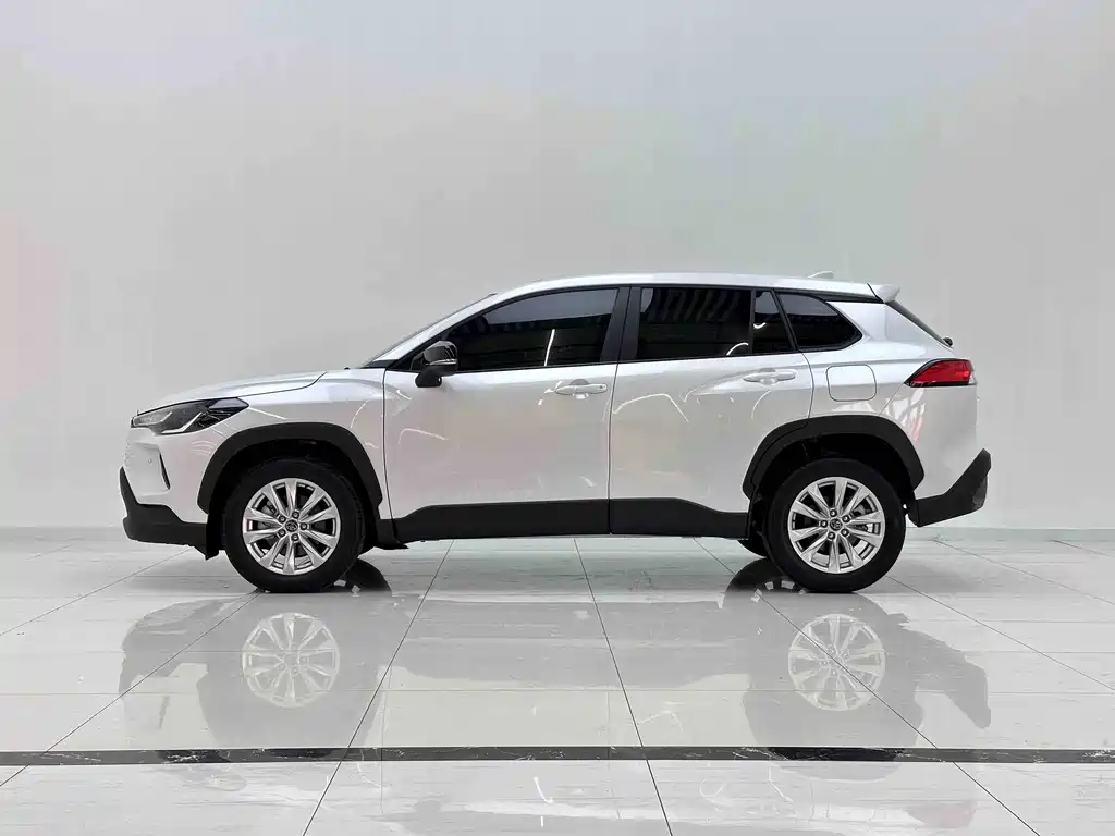 Toyota Corolla Cross — фото 4