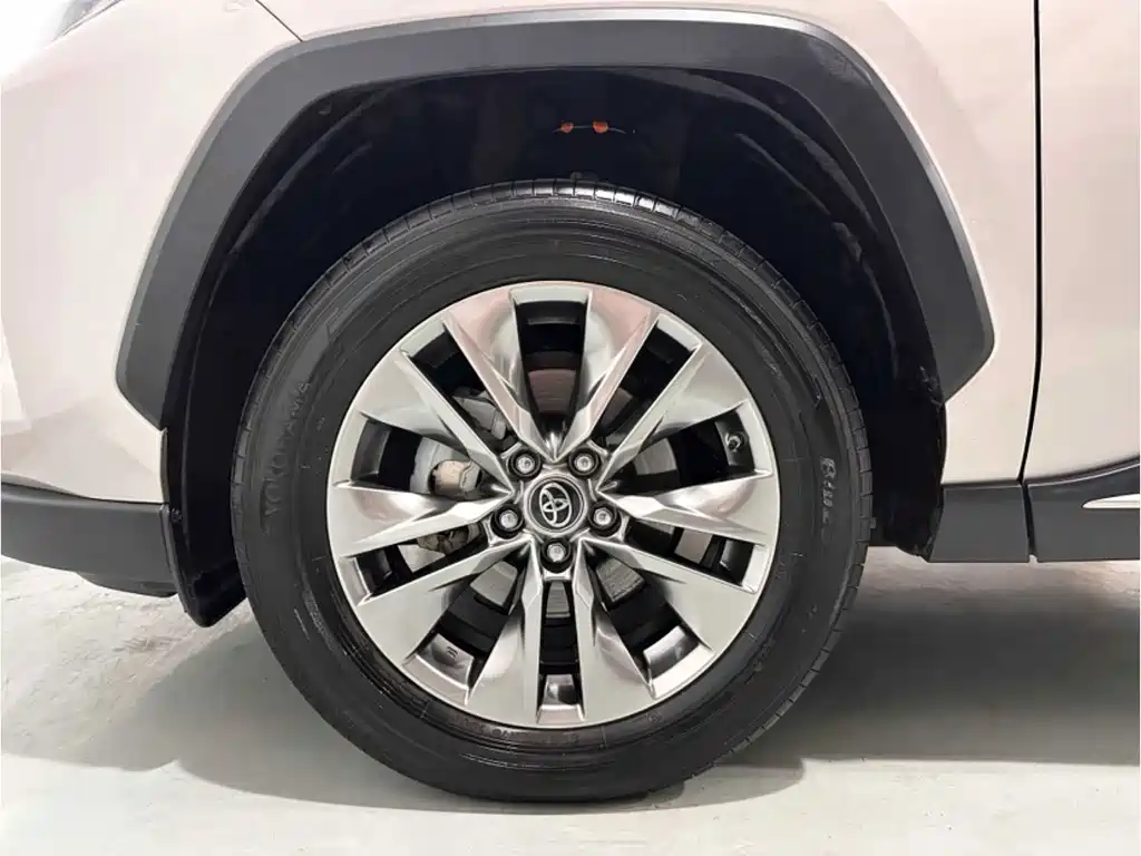 Toyota Wildlander — фото 14