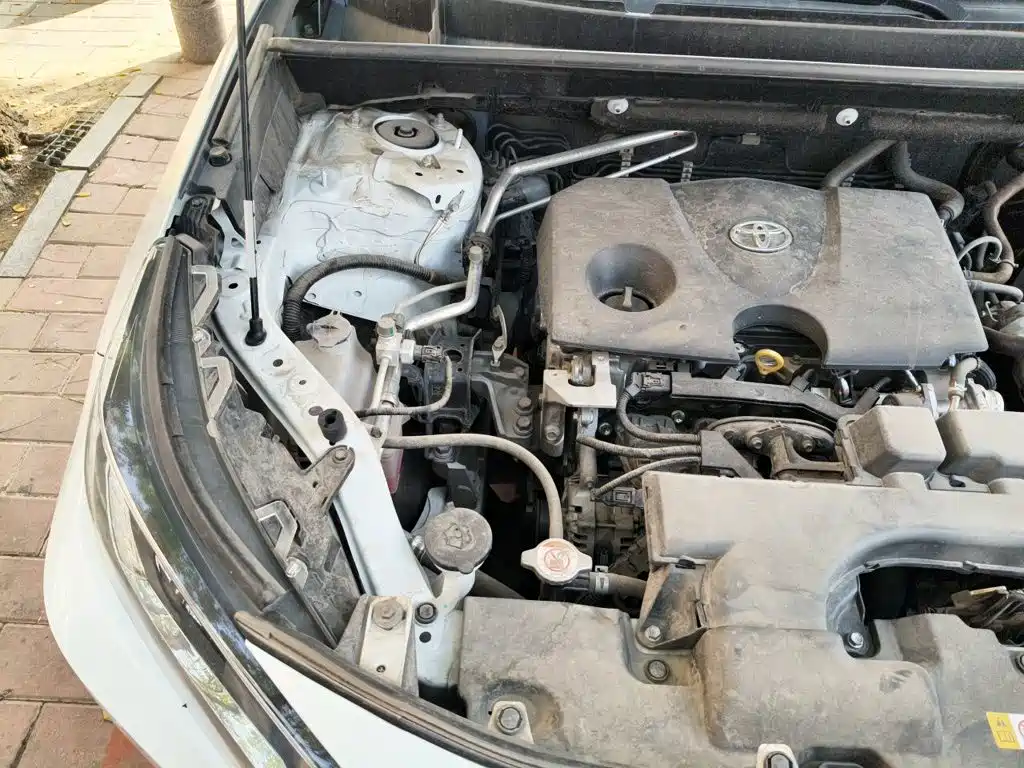 Toyota RAV4 — фото 20