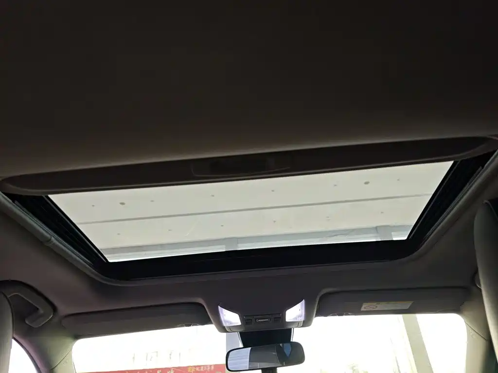 Toyota RAV4 — фото 17