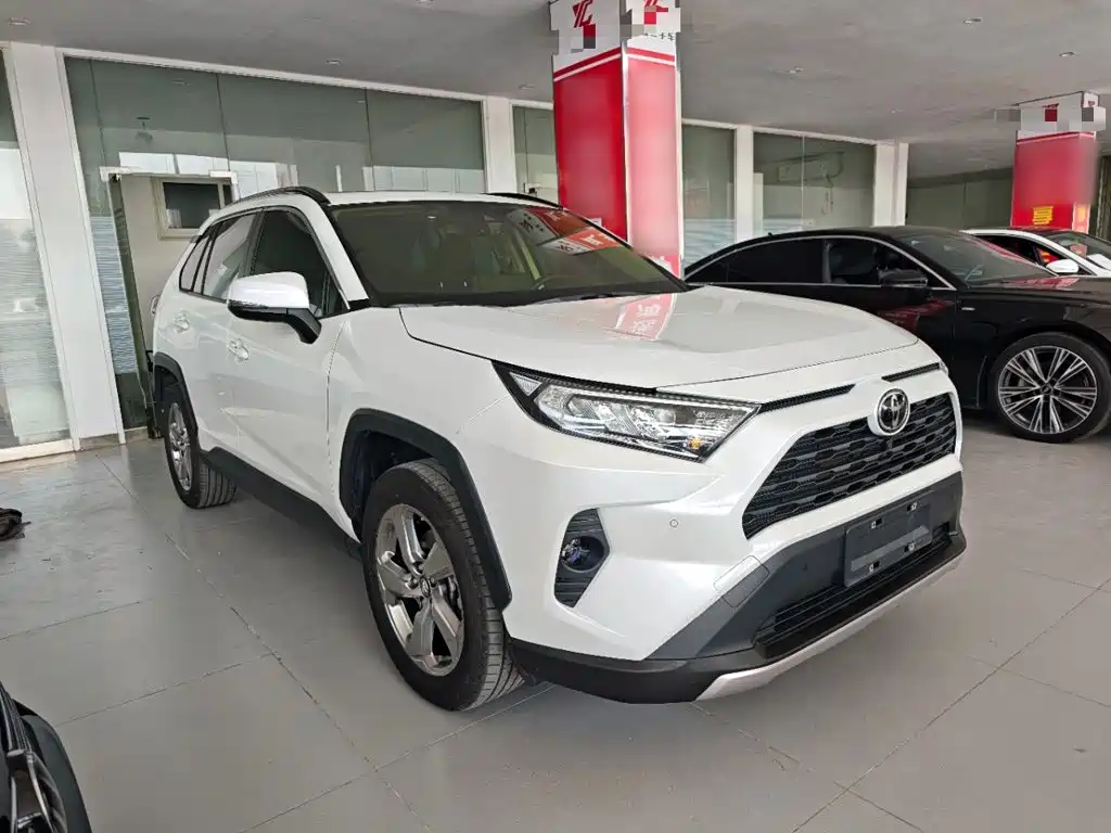 Toyota RAV4 — фото 3