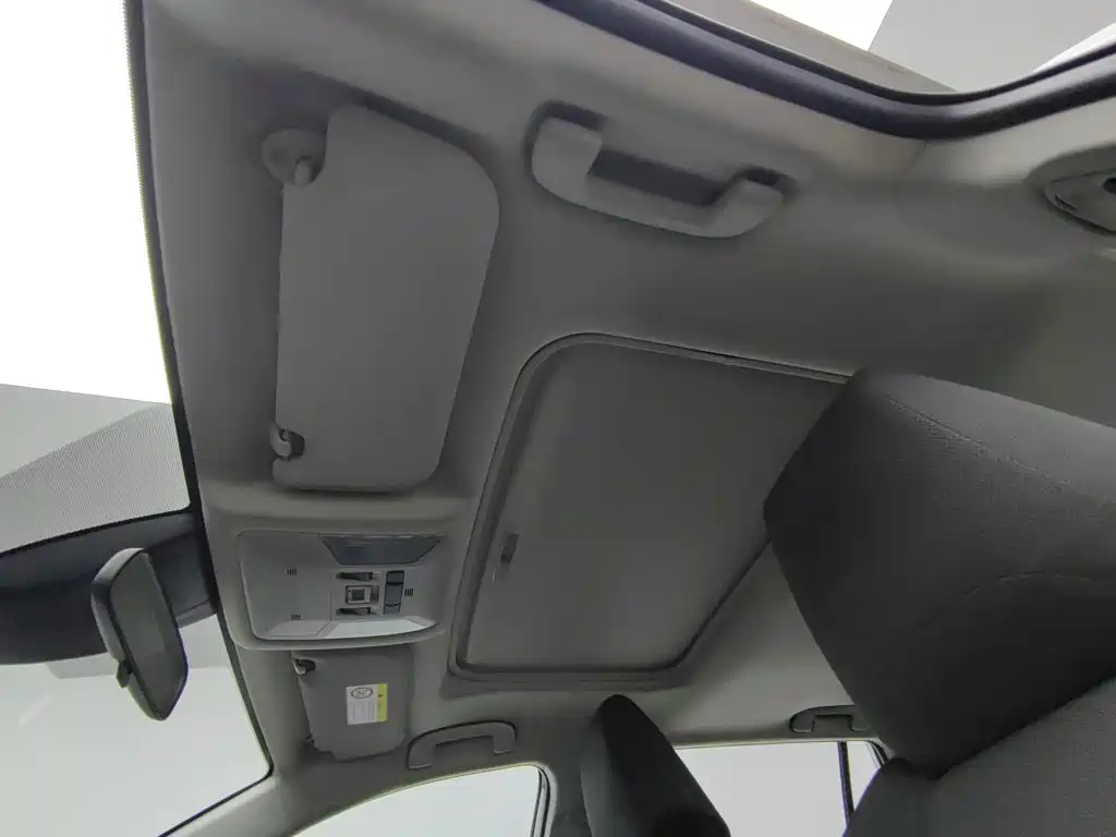 Toyota RAV4 — фото 14