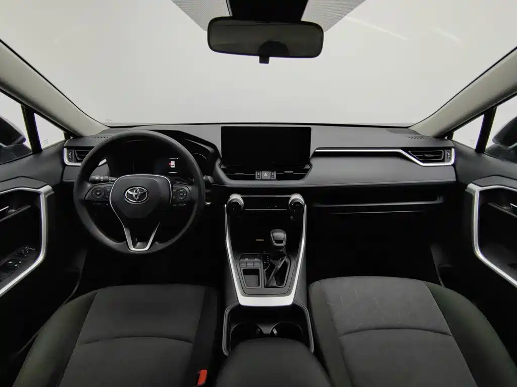 Toyota RAV4 — фото 5