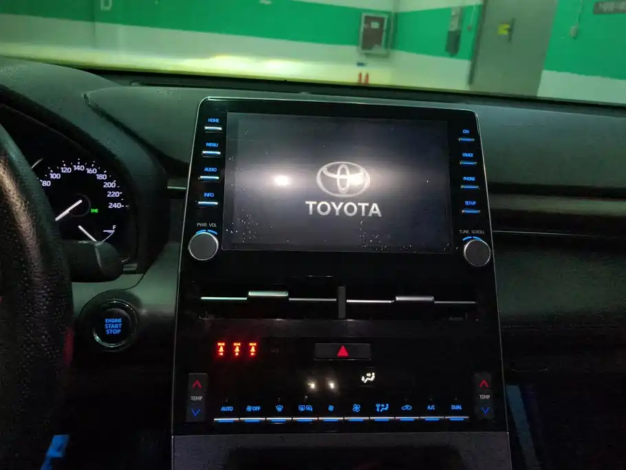 Toyota Avalon — фото 13