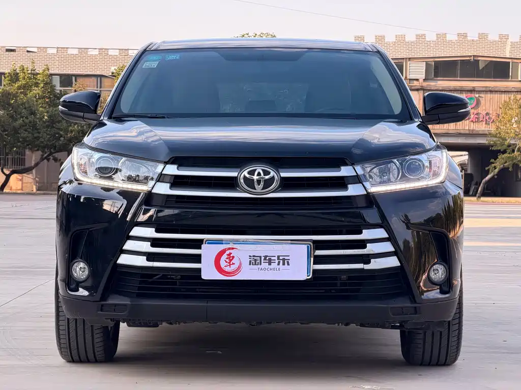 Toyota Highlander — фото 2