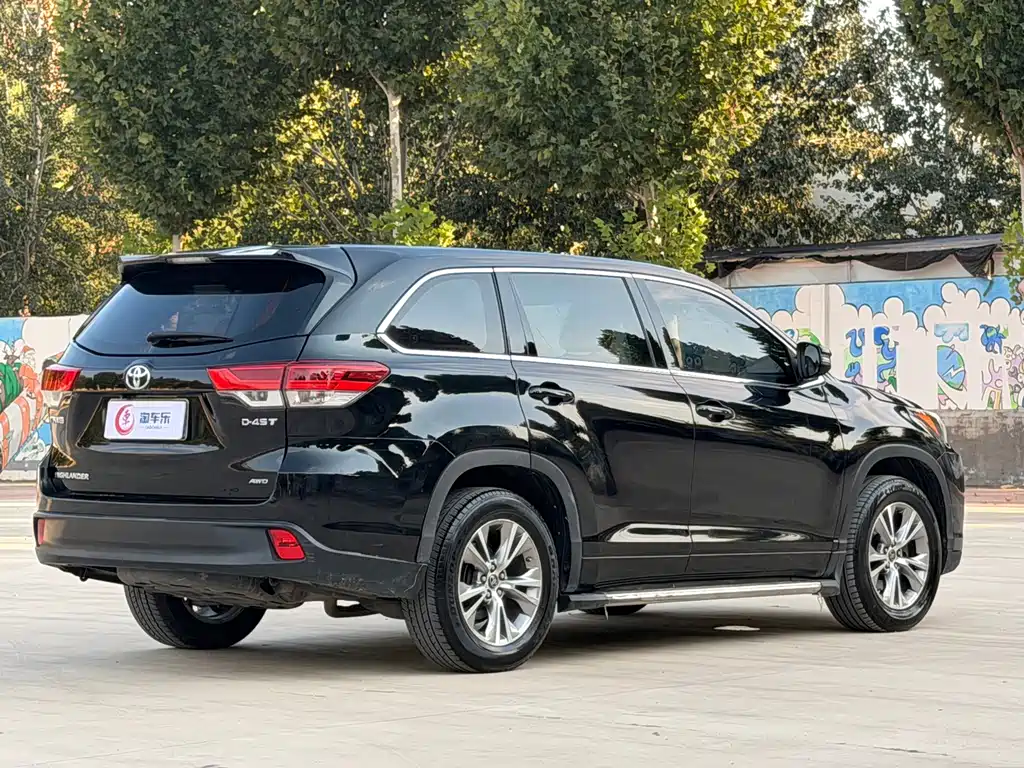 Toyota Highlander — фото 16