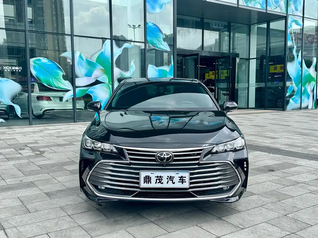 Toyota Avalon — фото 2