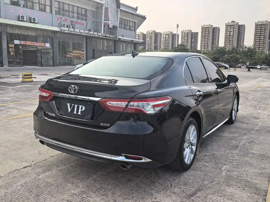 Toyota Camry — фото 17