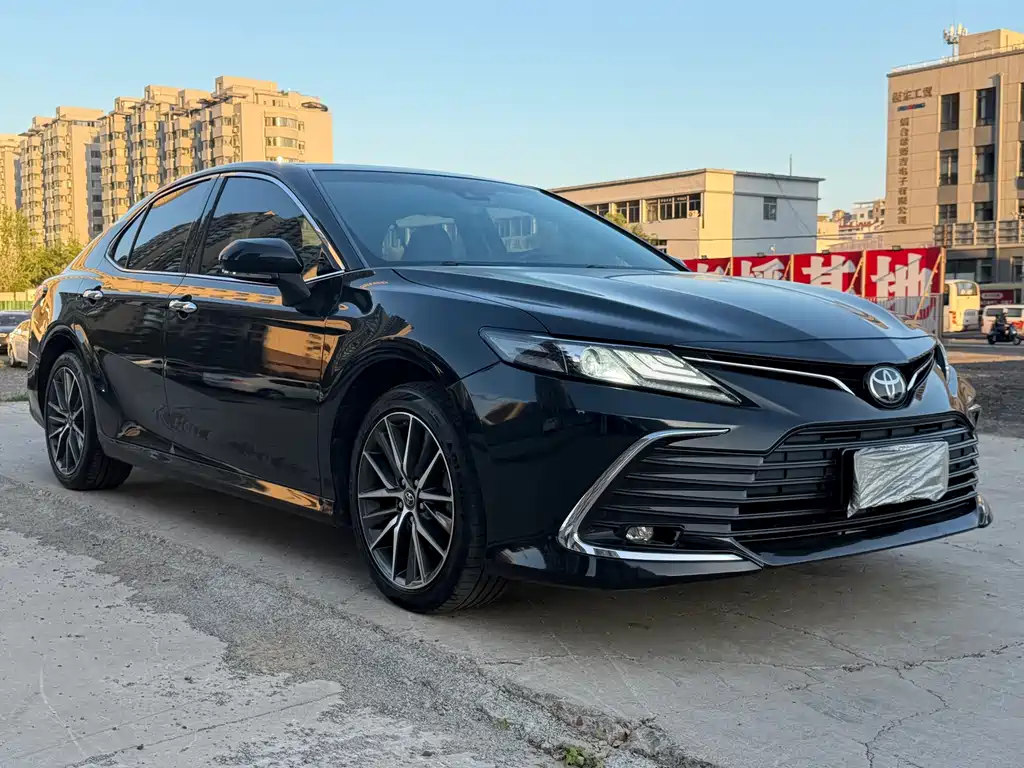 Toyota Camry — фото 6