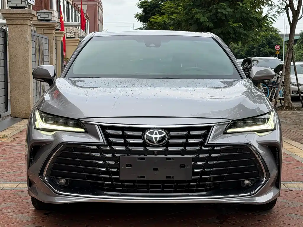 Toyota Avalon — фото 2