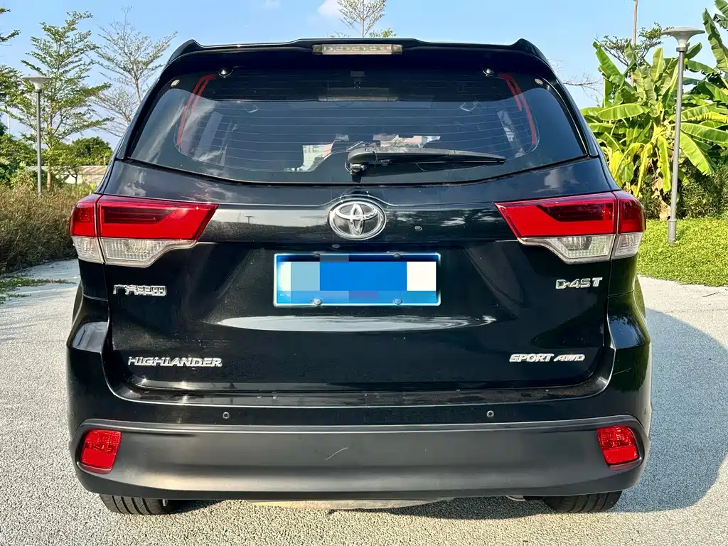 Toyota Highlander — фото 5