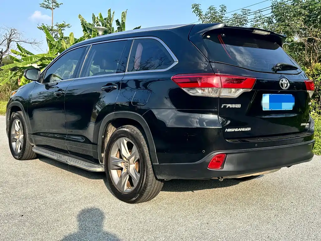 Toyota Highlander — фото 6