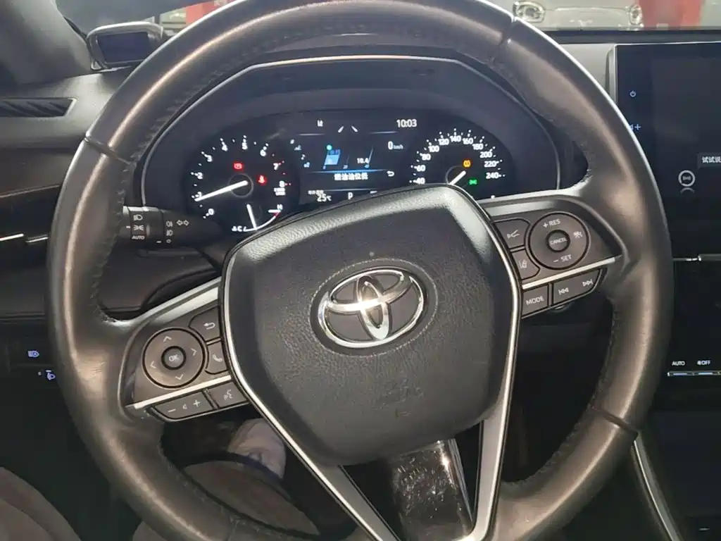 Toyota Avalon — фото 10