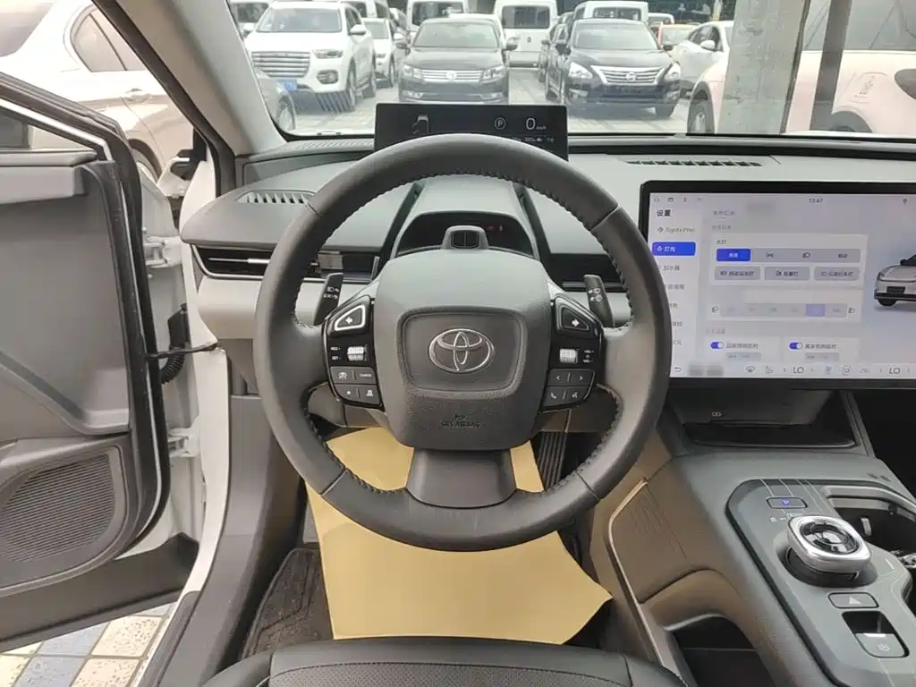 Toyota bZ5 — фото 10
