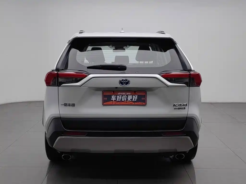Toyota RAV4 — фото 4