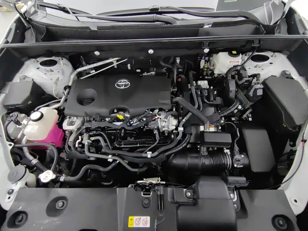 Toyota RAV4 — фото 6