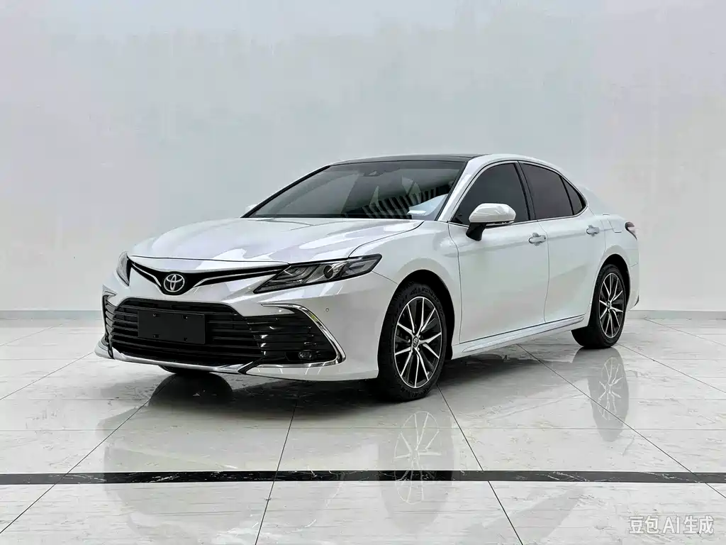 Toyota Camry — фото 2