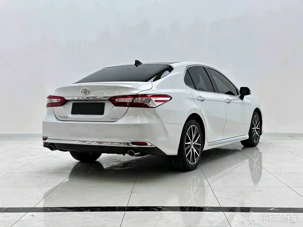 Toyota Camry — фото 6