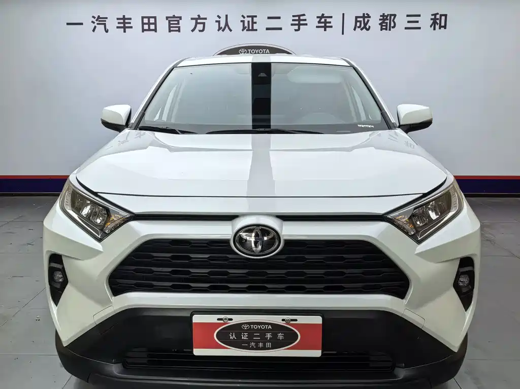Toyota RAV4 — фото 2