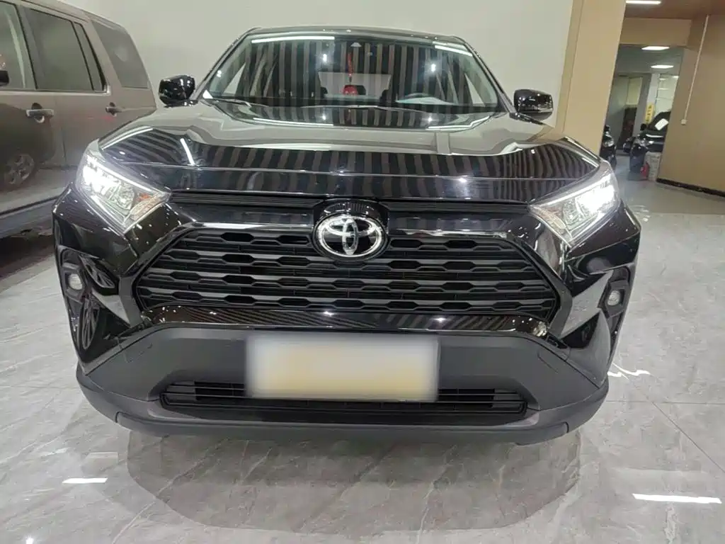Toyota RAV4 — фото 2