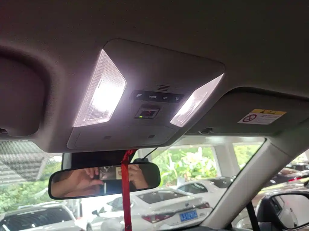 Toyota RAV4 — фото 17
