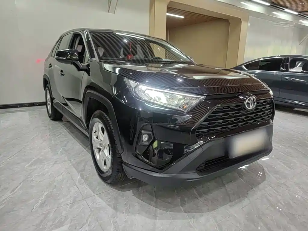 Toyota RAV4 — фото 3