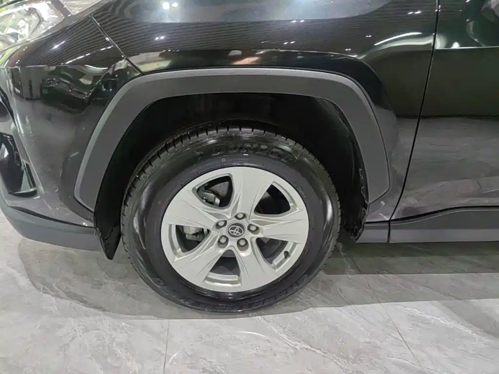 Toyota RAV4 — фото 22