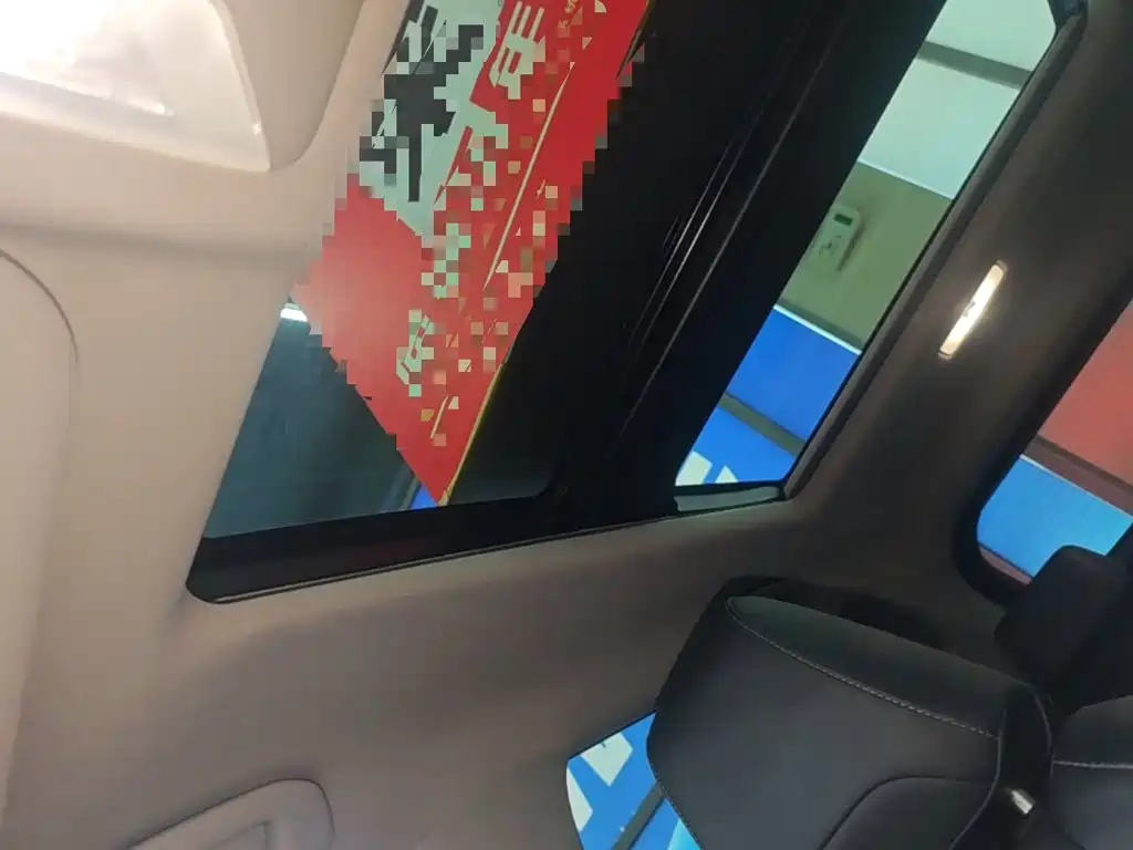 Toyota RAV4 — фото 17